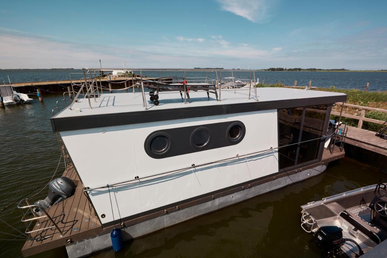 Hausboote Und Fewo Vieregge Екстериор снимка