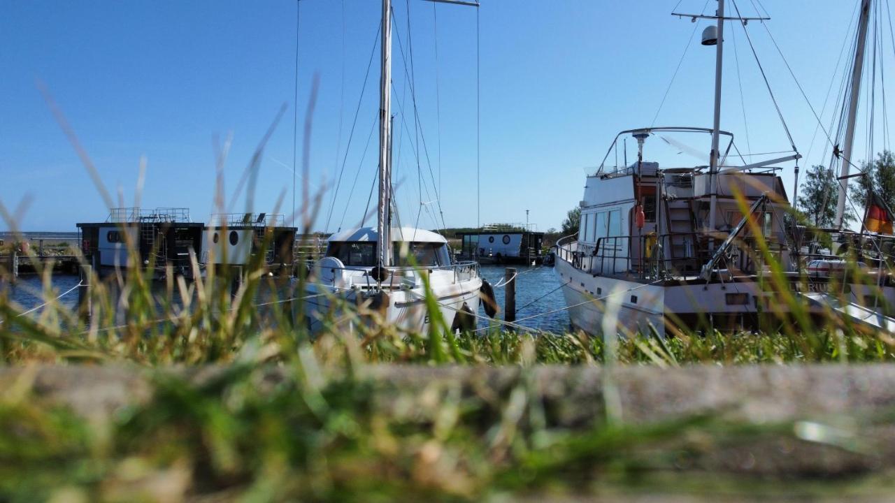 Hausboote Und Fewo Vieregge Екстериор снимка